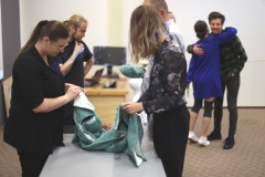 Maria Głowienka „Sensoryczne wspomaganie komunikacji między rodzicem a dzieckiem. Projekt obiektu wspierającego nawiązanie kontaktu.” opiekun pracy: prof. ASP dr hab. Marek Średniawa, recenzent: dr Paweł Gełesz  fot. T.Kwiatkowski Maria Głowienka „Sensoryczne wspomaganie komunikacji między rodzicem a dzieckiem. Projekt obiektu wspierającego nawiązanie kontaktu.” opiekun pracy: prof. ASP dr hab. Marek Średniawa, recenzent: dr Paweł Gełesz  fot. T.Kwiatkowski