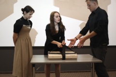 Oliwia Baranowska „Wspomaganie komfortowego przygotowywania oraz spożywania posiłków w kabinie auta ciężarowego”  promotor: dr Tomasz Kwiatkowski, recenzent: dr Paweł Gełesz  fot. T.Kwiatkowski
